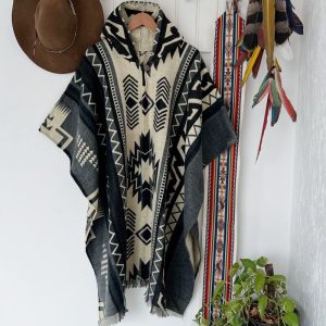PONCHO ALPACA FLANELADO COM CAPUZ