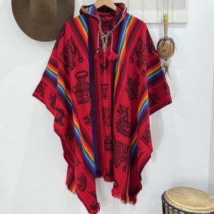 PONCHO SINTÉTICO COM CAPUZ