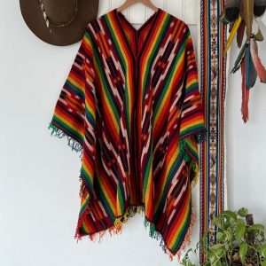 PONCHO DE OVELHA COM LÃ ARTESANAL
