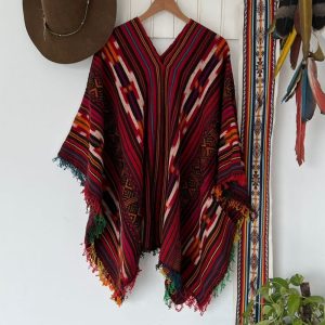 PONCHO DE OVELHA COM LÃ ARTESANAL