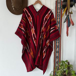 PONCHO DE OVELHA COM LÃ ARTESANAL