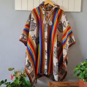 PONCHO SINTÉTICO COM CAPUZ