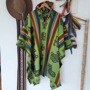 PONCHO SINTÉTICO COM CAPUZ